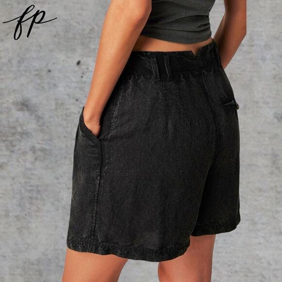 NWOT FREE PEOPLE Calla Pleated Linen Blend Trouser Black Noir Shorts Women’s 2 - Picture 2 of 11